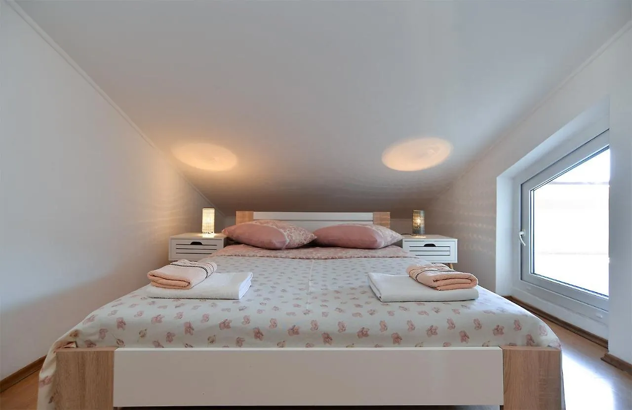 Apartments Vesna 836 Rovinj